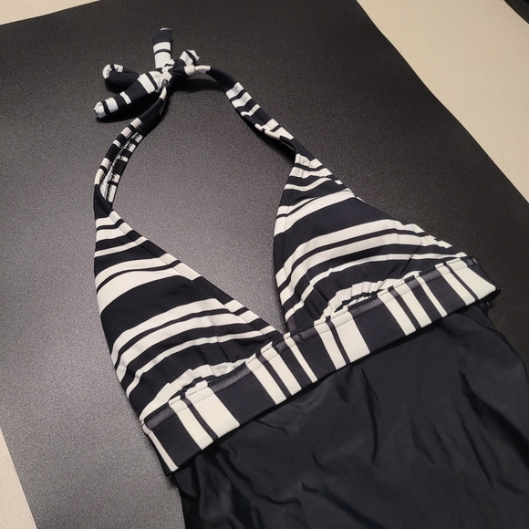 Slimming Halter One-Piece - Picture 2 of 7